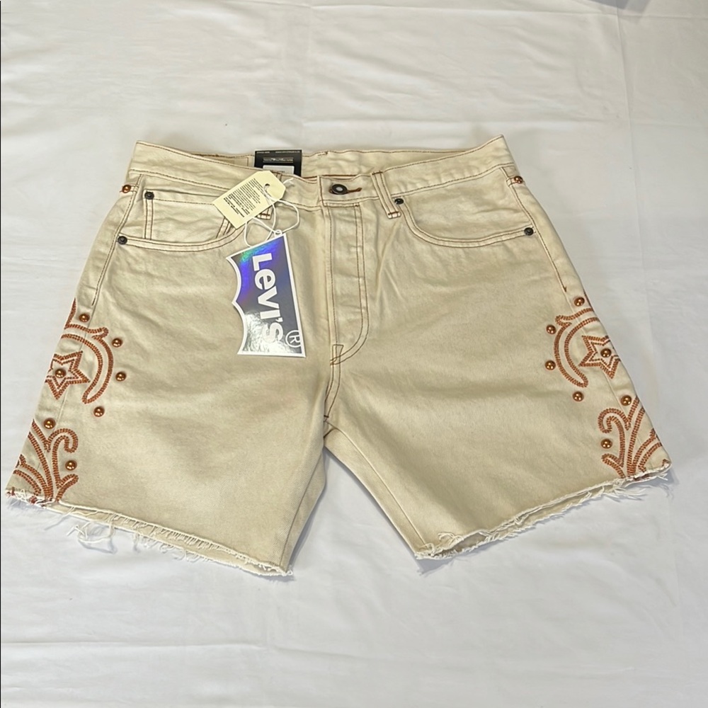Levi's 501 '93 Cut Off Rodeo Boots Shorts in Ecru Unisex NWT - Picture 10 of 15